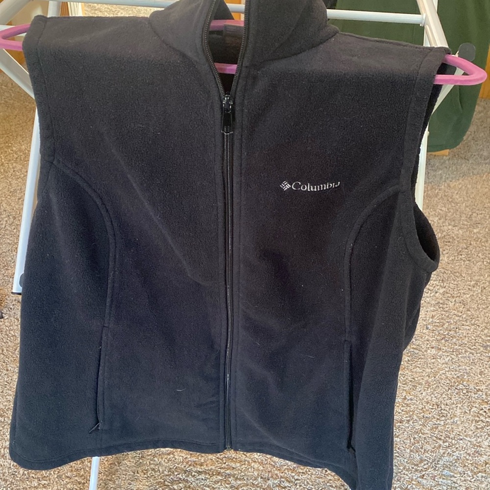Women’s 1x fleece Columbus vest. Worn but good condition